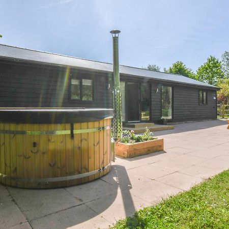 The Piglets Woodbridge Exterior foto